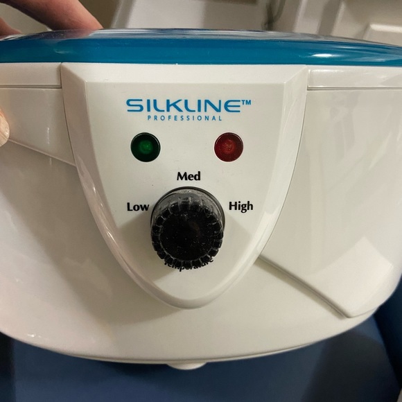 Paraffin wax and supplies - Picture 4 of 5